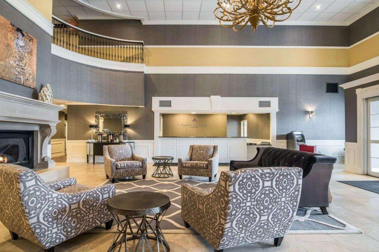Park Manor Hotel Clifton Park Exterior foto The lobby of the Best Western Premier Executive Residency Royal Palm Beach