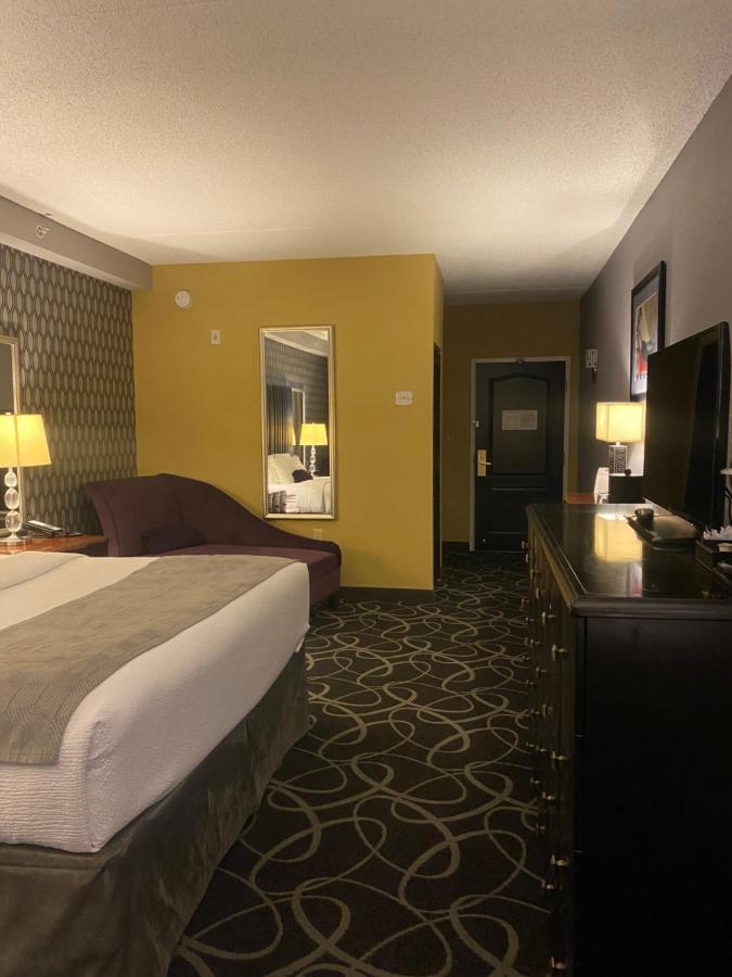 Park Manor Hotel Clifton Park Exterior foto A room at the Hilton Garden Inn in San Francisco
